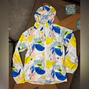 The North Face kids’ thin & lightweight rain jacket/ windbreaker with hood